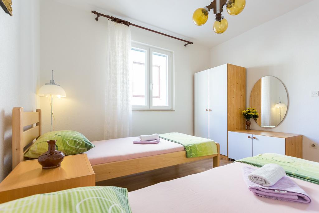 Apartment Azra