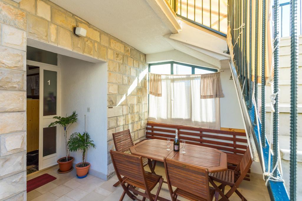 Apartment Azra