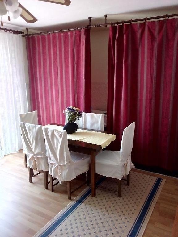 Azra Apartment
