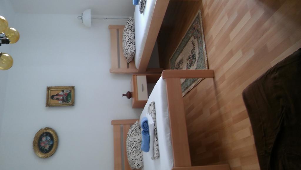 Azra Dubrovnik