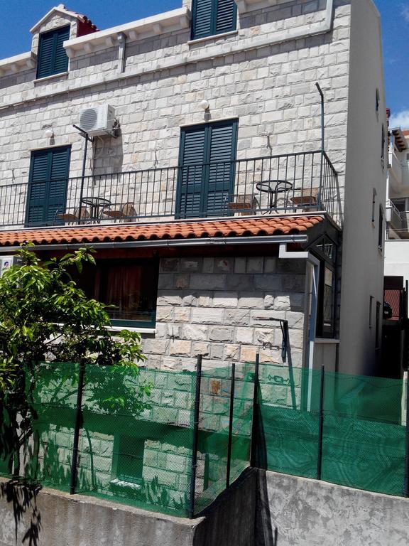 Azra Apartment